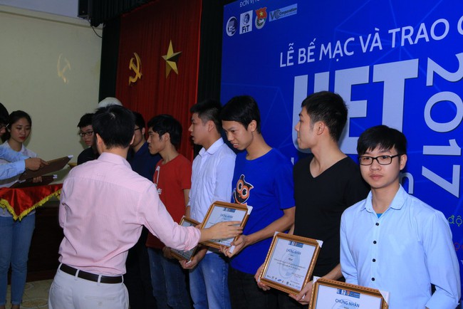 Bế mạc UET Hackathon 2017: Khi ý tưởng được hiện thực hóa! - Ảnh 16.