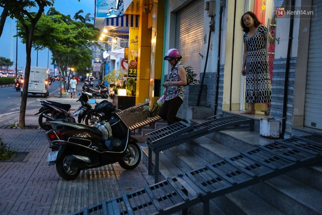 Hàng loạt bậc tam cấp siêu khủng cướp vỉa hè trên đại lộ đẹp nhất Sài Gòn - Ảnh 17.