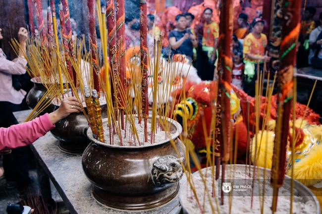 Cuộc sống mưu sinh vất vả của những chàng nghệ sĩ múa lân trẻ tuổi ở Sài Gòn - Ảnh 9.