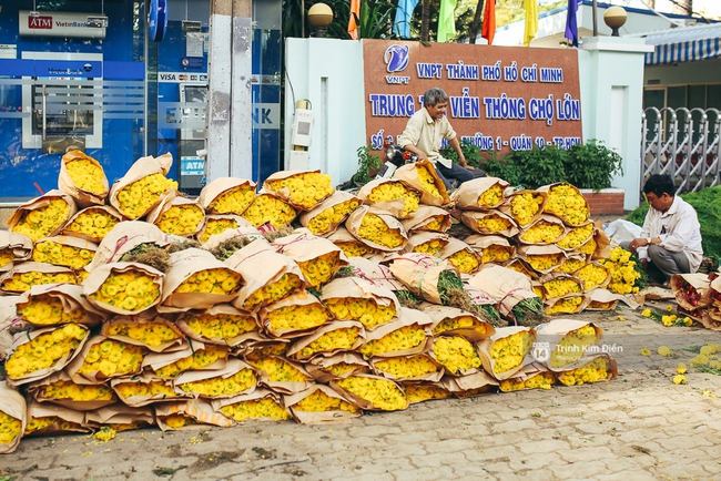 Chiều cuối năm, đừng quên ghé loạt chợ hoa xuân ở Sài Gòn để thấy Tết đang về! - Ảnh 24.