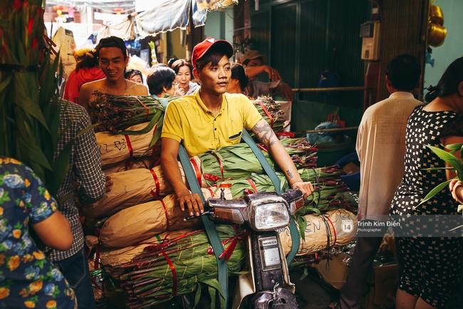 Chiều cuối năm, đừng quên ghé loạt chợ hoa xuân ở Sài Gòn để thấy Tết đang về! - Ảnh 8.