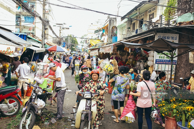 Chiều cuối năm, đừng quên ghé loạt chợ hoa xuân ở Sài Gòn để thấy Tết đang về! - Ảnh 7.