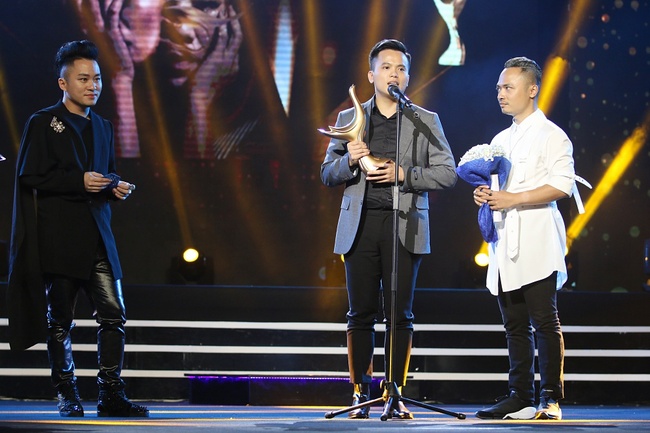 Noo Phước Thịnh vượt loạt tên tuổi lớn, nhận giải Ca sĩ của năm tại Cống hiến 2017 - Ảnh 29.