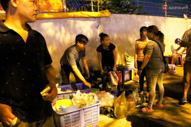 Quận Bình Thạnh dẹp phố nhậu Phạm Văn Đồng lúc nửa đêm, người dân chưa kịp ăn đã... giải tán - Ảnh 5.