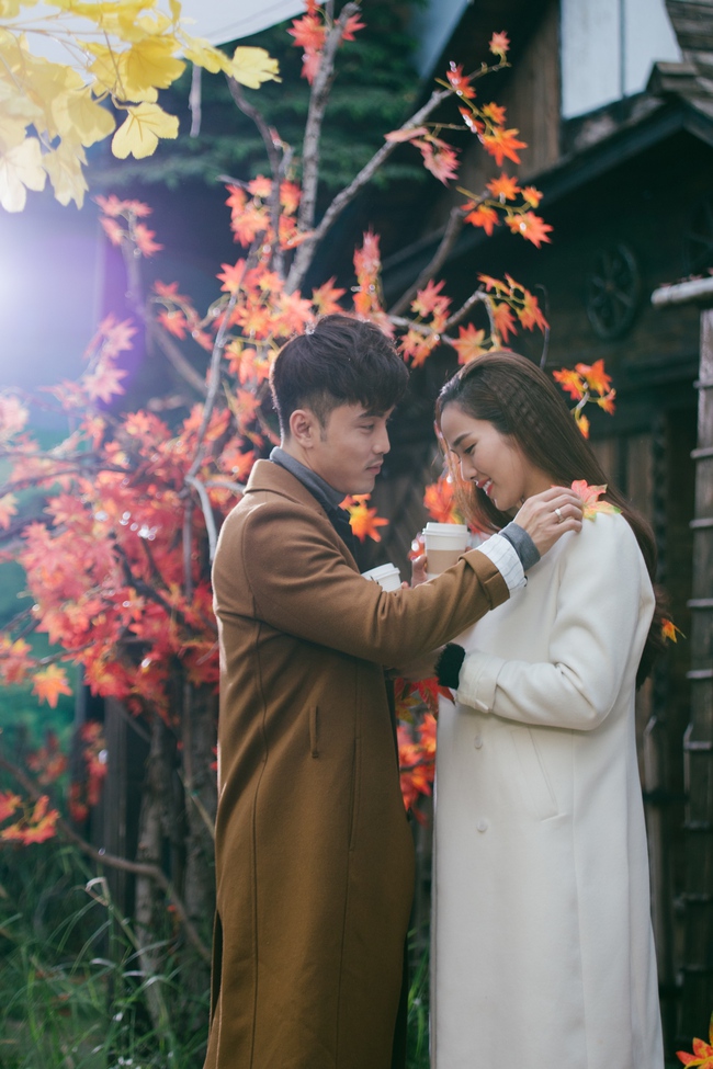 Ưng Hoàng Phúc âu yếm ôm, hôn Kim Cương trong MV mới - Ảnh 2.