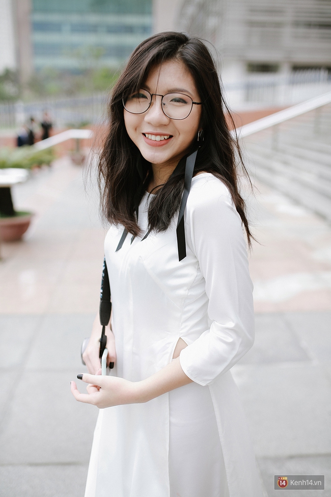 Ai cũng chờ đến h&ocirc;m nay để được ngắm con g&aacute;i trường Ams xinh ngất với &aacute;o d&agrave;i! - Ảnh 13.