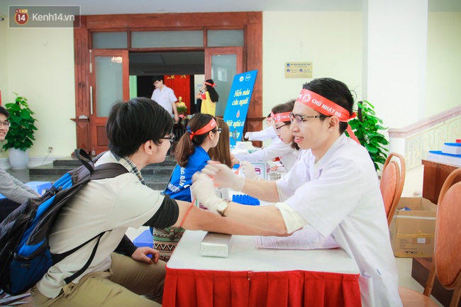 Hàng nghìn bạn trẻ Hà Nội - Sài Gòn hào hứng tham gia hiến máu nhân đạo trong ngày Chủ nhật Đỏ - Ảnh 7.