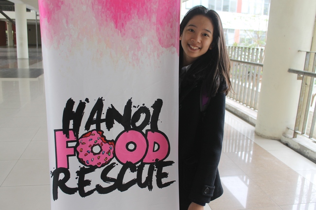 Học sinh Hà Nội tổ chức quyên góp đồ ăn, bánh kẹo sau Tết đi từ thiện - Ảnh 1.