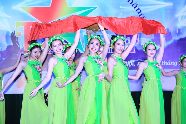 HUHAs Got Talent 2017: Nơi t&agrave;i năng của sinh vi&ecirc;n ĐH Nội vụ thăng hoa! - Ảnh 2.