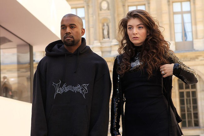Vetements: Cái tên khiến bạn có muốn bỏ ra gần chục triệu mua áo công nhân cũng chả còn hàng để bán! - Ảnh 3. Vetements: Cái tên khiến bạn có muốn bỏ ra gần chục triệu mua áo công nhân cũng chả còn hàng để bán! - Ảnh 3.