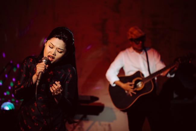 &Aacute; qu&acirc;n Vietnam Idol 2015 B&iacute;ch Ngọc h&oacute;a Kh&aacute;nh Ly, Mỹ T&acirc;m... trong MV đầu tay - Ảnh 2.