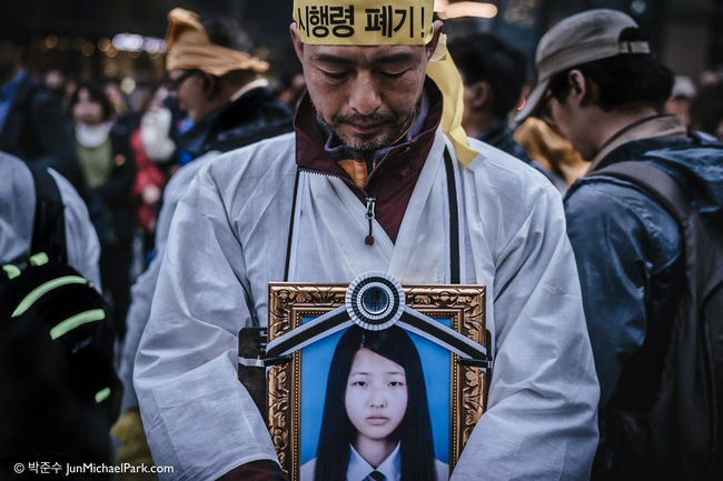 Bức ảnh tập thể lớp của các học sinh Hàn Quốc sau thảm kịch chìm phà Sewol khiến nhiều người rơi nước mắt - Ảnh 2.