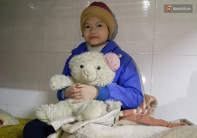H&igrave;nh ảnh mới nhất của b&eacute; g&aacute;i 11 tuổi bị mẹ nhốt nhiều năm, kh&ocirc;ng cho đi học ở H&agrave; Nội - Ảnh 1.