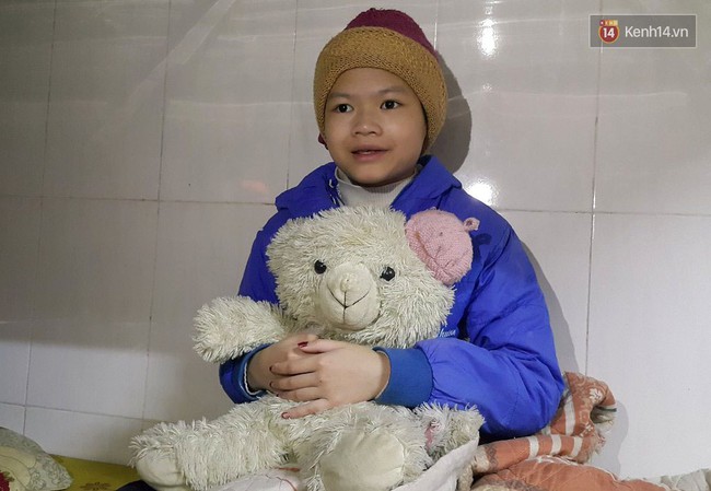 H&igrave;nh ảnh mới nhất của b&eacute; g&aacute;i 11 tuổi bị mẹ nhốt nhiều năm, kh&ocirc;ng cho đi học ở H&agrave; Nội - Ảnh 2.