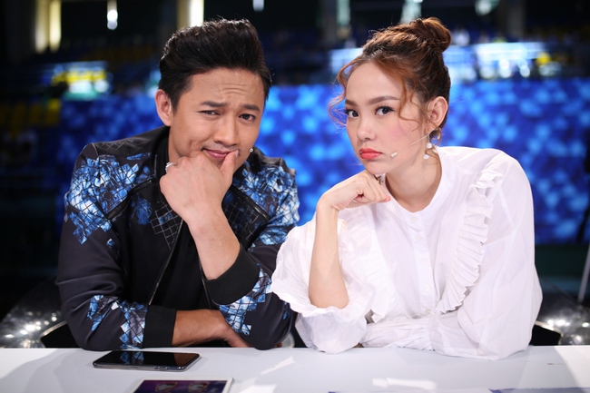 Hình ảnh Hari Won ngồi đợi chồng ghi hình TV Show gây chú ý - Ảnh 5.