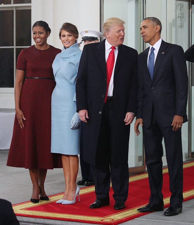 Trong lễ nhậm chức, bà Trump đã xào ngay phong cách thời trang của hai cựu Đệ nhất phu nhân! - Ảnh 5. Trong lễ nhậm chức, bà Trump đã xào ngay phong cách thời trang của hai cựu Đệ nhất phu nhân! - Ảnh 5.