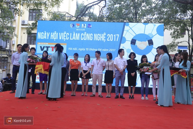 Ngày hội việc làm Công nghệ 2017: Khi sinh viên và các doanh nghiệp tìm được cầu nối - Ảnh 2.