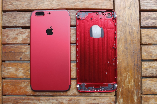 Cận cảnh dịch vụ độ vỏ màu ĐỎ RỰC cho iPhone tại Việt Nam, giá khoảng 1 triệu đồng - Ảnh 1.