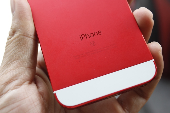 Cận cảnh dịch vụ độ vỏ màu ĐỎ RỰC cho iPhone tại Việt Nam, giá khoảng 1 triệu đồng - Ảnh 18.