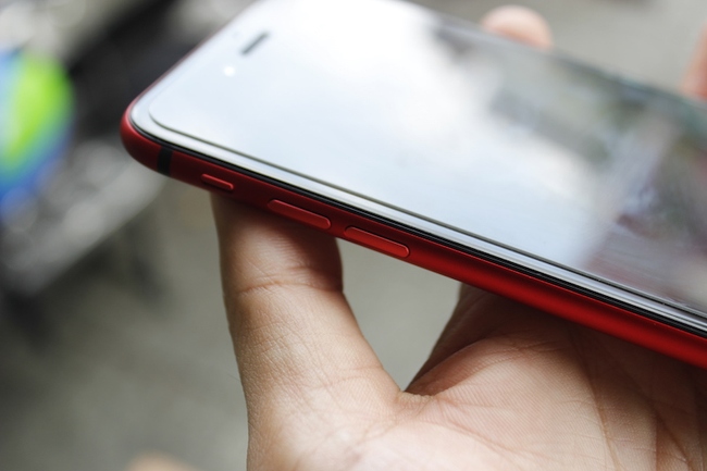 Cận cảnh dịch vụ độ vỏ màu ĐỎ RỰC cho iPhone tại Việt Nam, giá khoảng 1 triệu đồng - Ảnh 15.