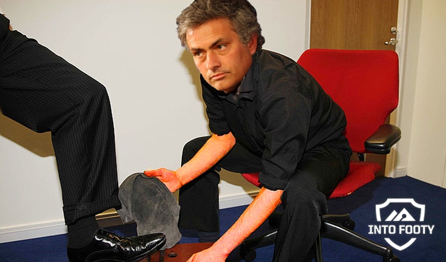 Ảnh chế: Mourinho đi đánh giày sau trận thua Arsenal - Ảnh 8.