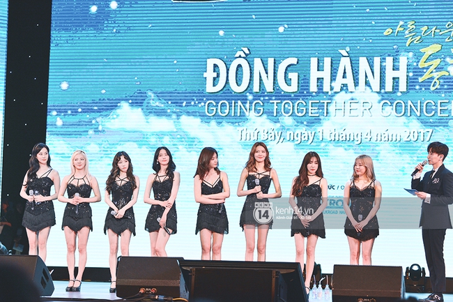 Chỉ trong một đ&ecirc;m diễn tại Việt Nam, 8 c&ocirc; n&agrave;ng SNSD đ&atilde; c&oacute; qu&aacute; nhiều khoảnh khắc đẹp thần th&aacute;nh - Ảnh 17.
