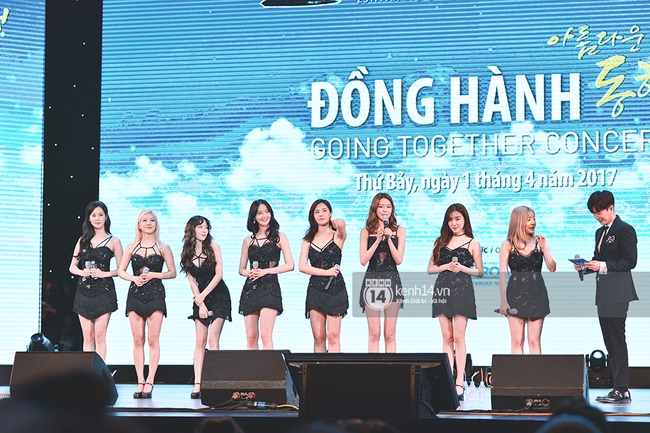 Chỉ trong một đ&ecirc;m diễn tại Việt Nam, 8 c&ocirc; n&agrave;ng SNSD đ&atilde; c&oacute; qu&aacute; nhiều khoảnh khắc đẹp thần th&aacute;nh - Ảnh 16.