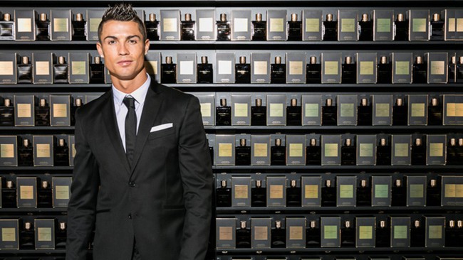 Ronaldo kiếm tiền giỏi nhất năm 2016, Mayweather không lọt nổi Top 10 - Ảnh 1.