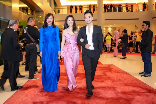 Phạm Hồng Phước đoạt giải Nam diễn viên chính xuất sắc tại LHP Quốc tế Asean 2017 - Ảnh 4.