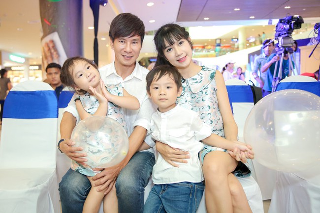 Vợ L&yacute; Hải khoe nhan sắc b&agrave; mẹ 4 con khiến ph&aacute;i nữ ghen tị tại sự kiện - Ảnh 1.