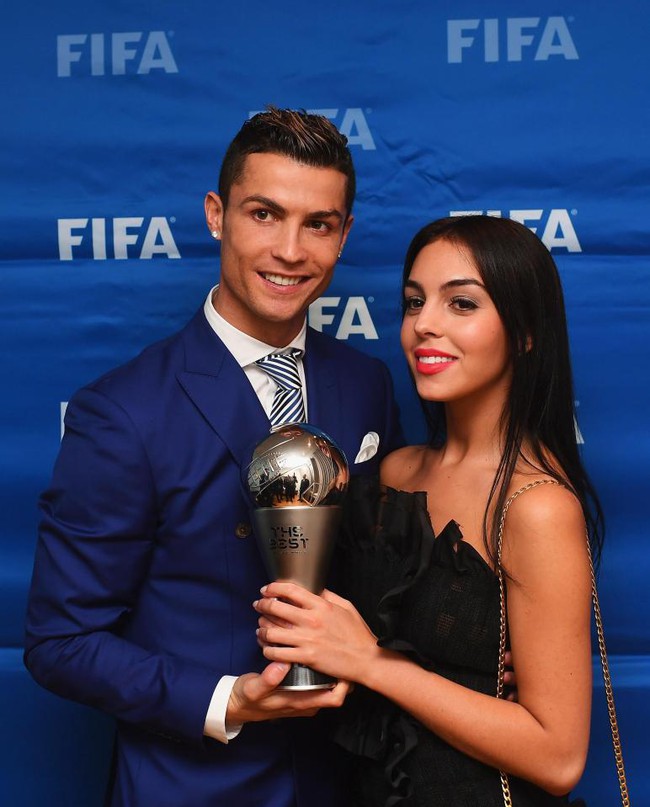 Ronaldo có biết điều này: Georgina Rodriguez từng là cô giữ trẻ - Ảnh 2.