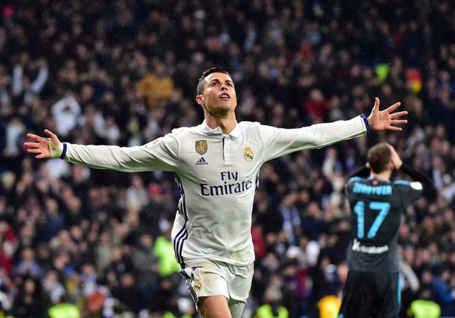 Ronaldo ra tay nghĩa hiệp, cứu nguy cho 80 chú chó - Ảnh 1.