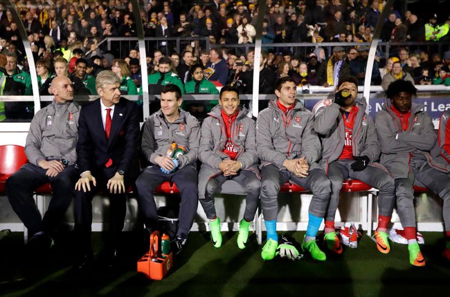 Arsene Wenger: Enrique kiệt sức rồi sao? Nhìn tôi đây này - Ảnh 2.