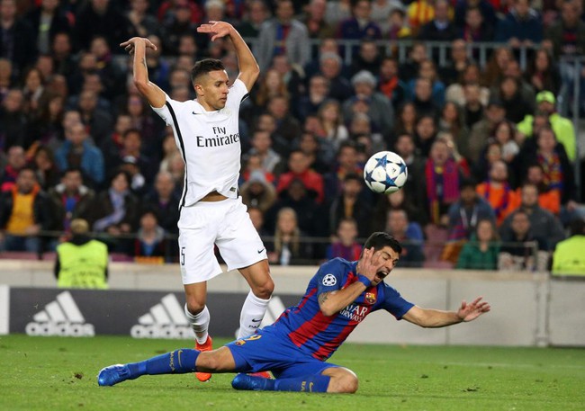 Trọng tài thiên vị Barca bị tố chửi thề cầu thủ PSG - Ảnh 2.