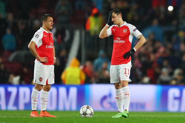 Đừng tin những g&igrave; Wenger n&oacute;i - Ảnh 1.