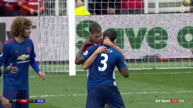 Sao Man Utd su&yacute;t đ&aacute;nh cầu thủ Middlesbrough - Ảnh 1.