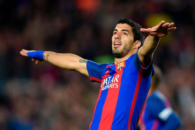 HLV Wenger vẫn tiếc h&ugrave;i hụi v&igrave; mua hụt Suarez - Ảnh 2.