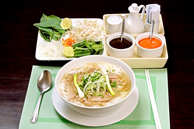 Cách ăn phở tốt cho sức khỏe: Người Việt ngày nào cũng đi ăn mà chẳng biết! - Ảnh 1.