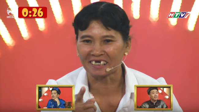 Đang diễn bị rớt răng, c&ocirc; n&ocirc;ng d&acirc;n khiến Trấn Th&agrave;nh bật cười phấn kh&iacute;ch - Ảnh 4.