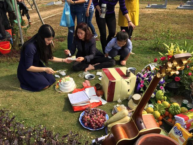 Vợ cố nghệ sĩ Trần Lập: Ham kiếm tiền... ngẩng mặt l&ecirc;n th&igrave; chồng đi mất rồi! - Ảnh 2.