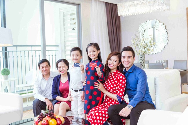 Đ&atilde; đến l&uacute;c phụ nữ bớt tất bật đi m&agrave; vui Tết - Ảnh 2.