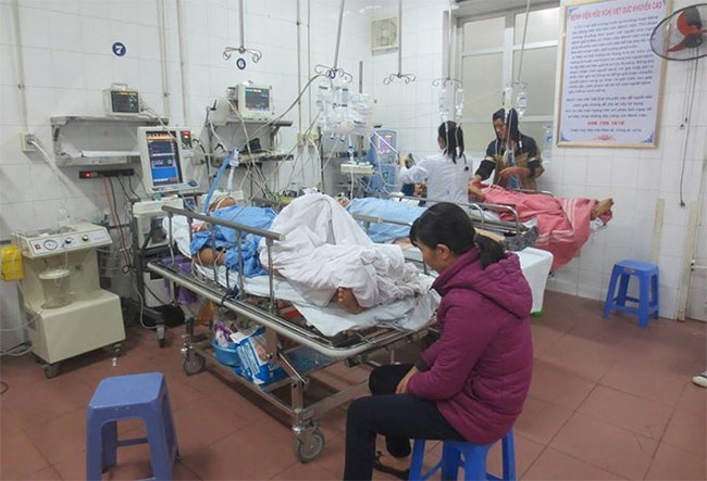  Nhậu ng&agrave;y Tết v&agrave; những c&aacute;i kết đau l&ograve;ng nh&igrave;n từ bệnh viện  - Ảnh 1.