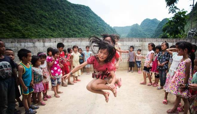 Dòng thư tuyệt mệnh nghẹn ngào nước mắt của cậu bé Trung Quốc: Cha, nếu con qua đời, chắc cha sẽ vui hơn - Ảnh 1.