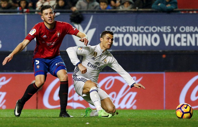 Ronaldo khai màn chiến thắng, Real Madrid tiếp tục cho Barca ngửi khói - Ảnh 8.