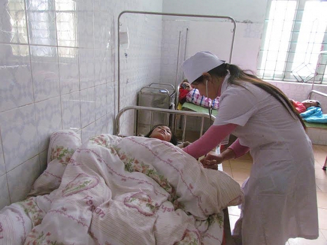 Tr&aacute;nh dịch chết sau ăn cỗ đ&aacute;m ma, một người đ&agrave;n &ocirc;ng thiệt mạng - Ảnh 1.