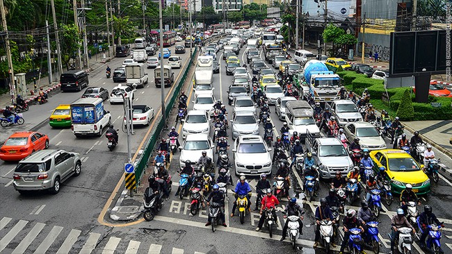 15 thành phố tắc đường nhất trong giờ cao điểm, Bangkok đứng đầu trong danh sách - Ảnh 1.