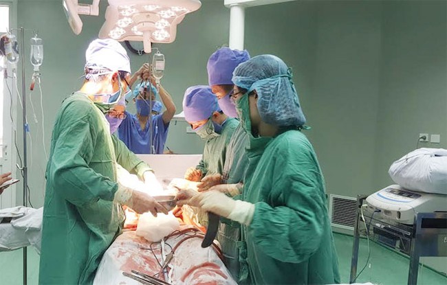 Can ngăn tr&acirc;u h&uacute;c nhau, một người tử vong - Ảnh 1.