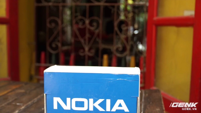 Mở hộp và trên tay chiếc Nokia 3310 đã 17 tuổi: Tấm vé quay trở về tuổi thơ - Ảnh 2.