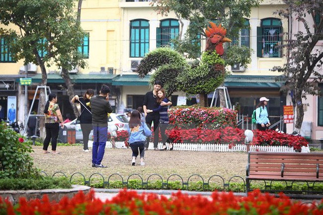 Hà Nội ban hành quy tắc ứng xử nơi công cộng trên địa bàn thành phố - Ảnh 1.