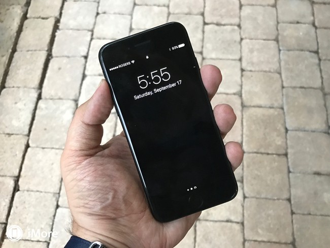Người Việt đ&atilde; hết th&iacute;ch iPhone nhưng mọi thứ chưa tệ như bạn nghĩ - Ảnh 1.